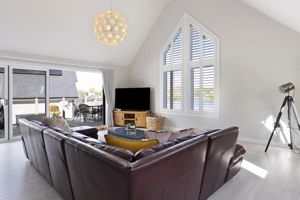 Living area- click for photo gallery